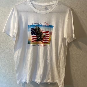 America shirt size large